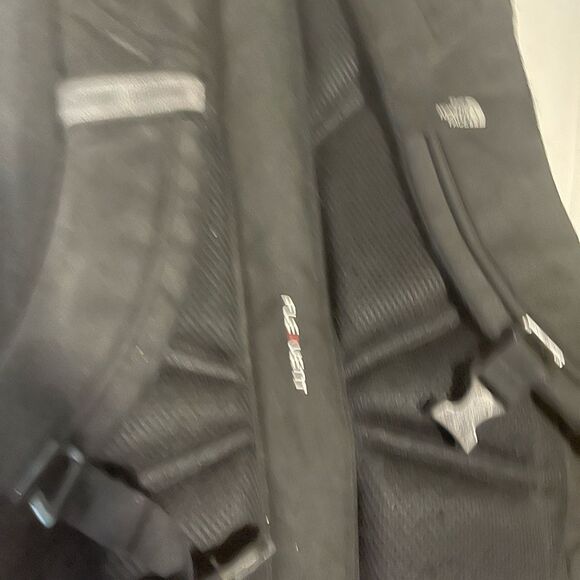 The North Face Unisex Black Vault Backpack - Picture 6 of 14